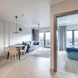 apartament-blisko-starego-miasta-z-widokiem-na-rzek.gdanskhotel.org/